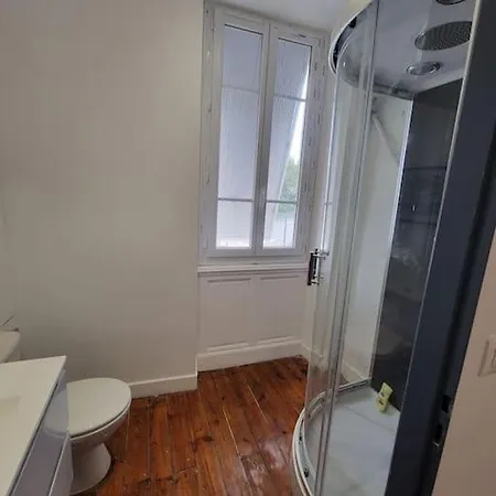 Апартаменты De Charme Avec Tomettes Et Parquet Graulhet